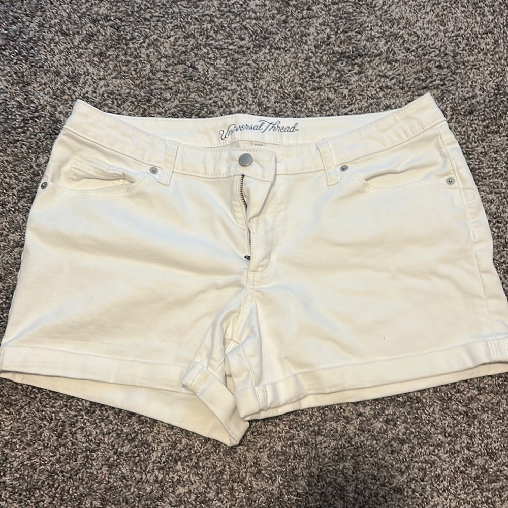 White shorts Universal Thread mid rise midi